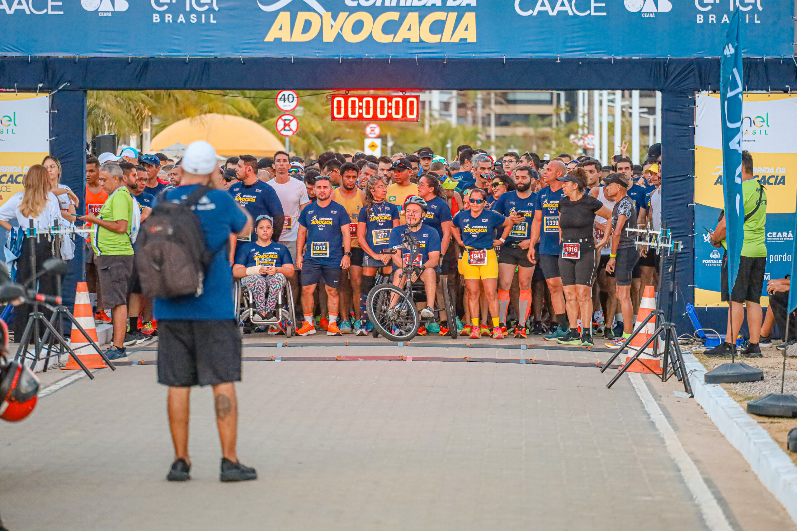 Corrida da Advocacia reúne cerca de 2 mil corredores na Beira-Mar; confira vencedores e galeria de fotos